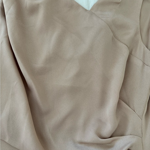 Gown - Picture 4 of 4